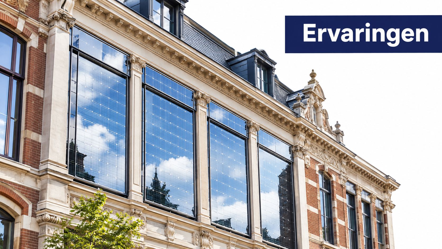 Een klassiek historisch gebouw met moderne geïntegreerde transparante zonnepanelen in de grote vensters van de gevel.