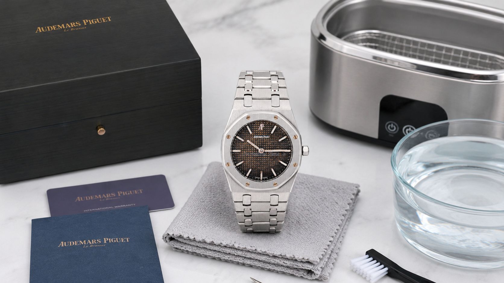 Audemars Piguet Royal Oak Black Dial on Bracelet band 56303ST.OO.0789ST