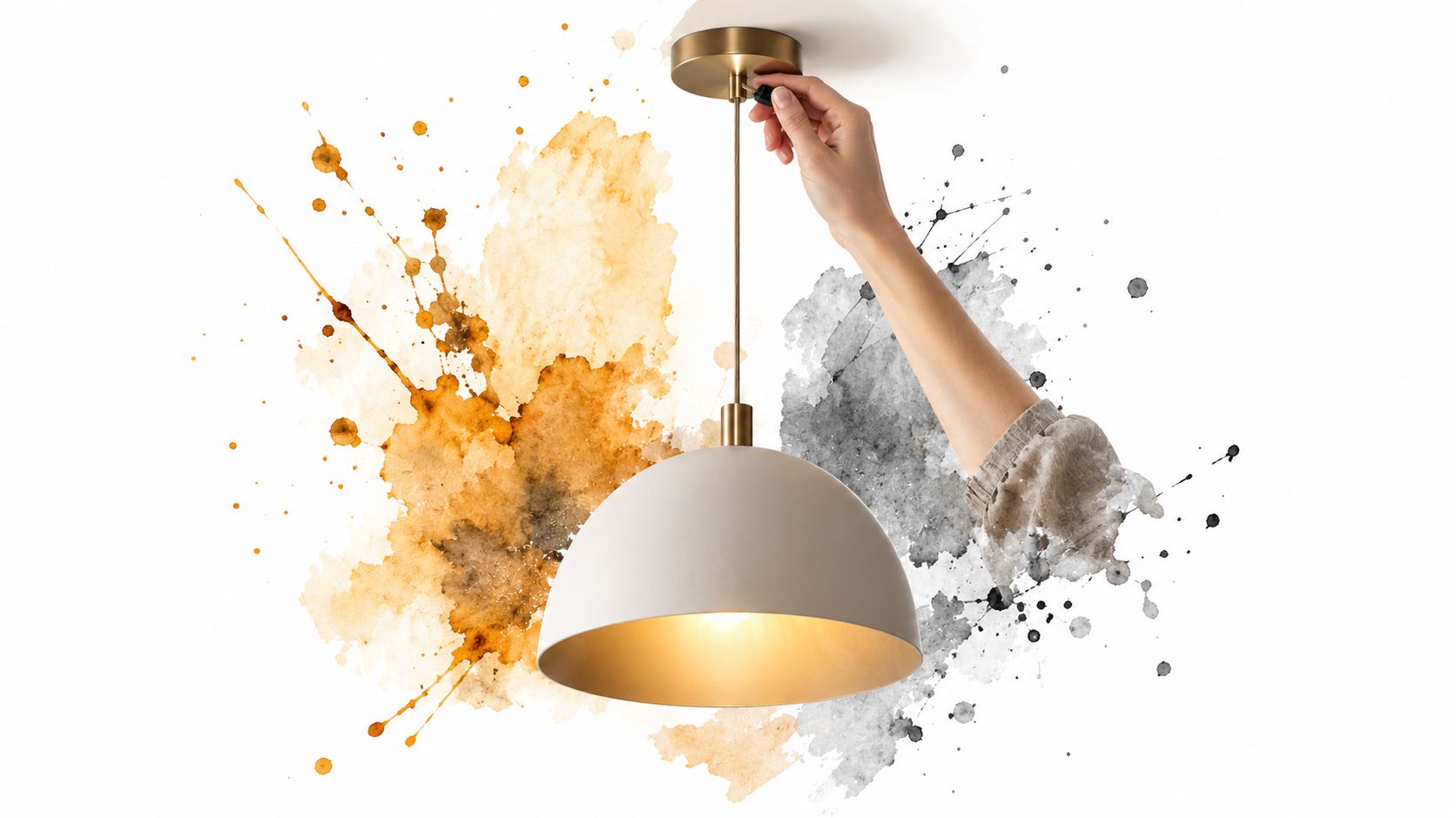 Une main ajuste la hauteur d'une suspension design moderne avec un abat-jour blanc et doré