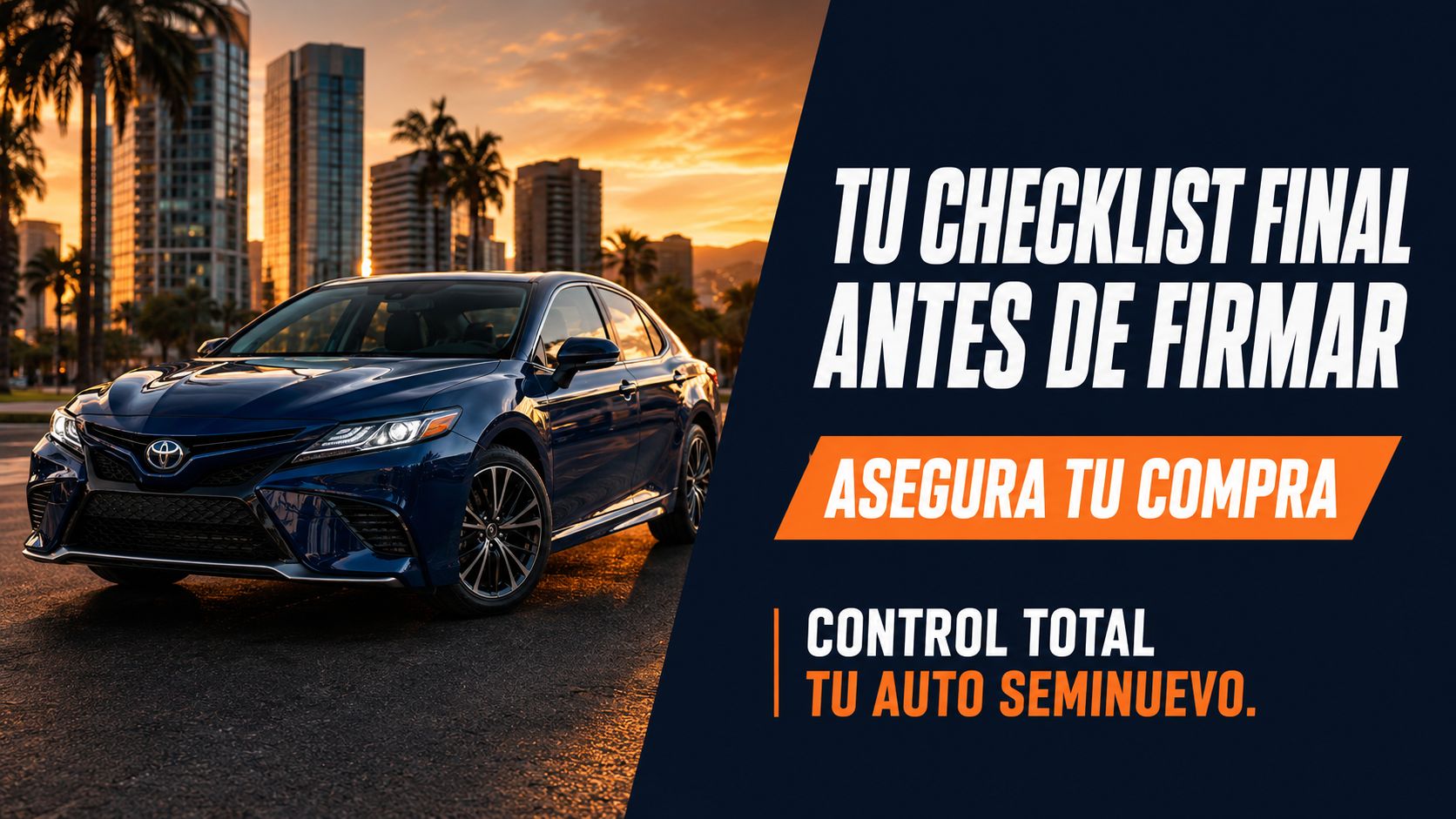 Un auto sedán azul estacionado en la ciudad al atardecer, promocionando un checklist para autos seminuevos.