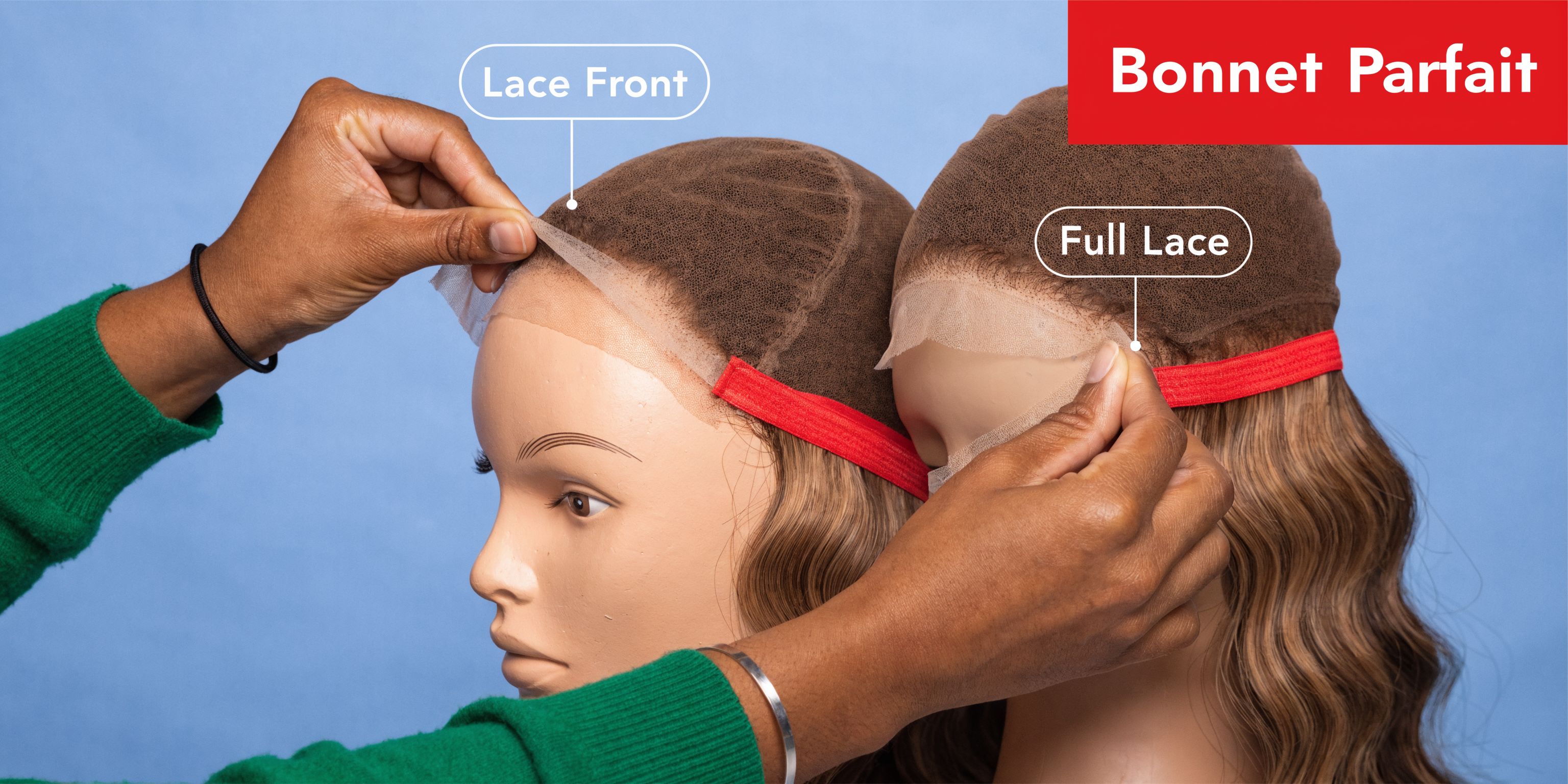Deux têtes de mannequin présentant les différences entre une perruque lace front et une perruque full lace.