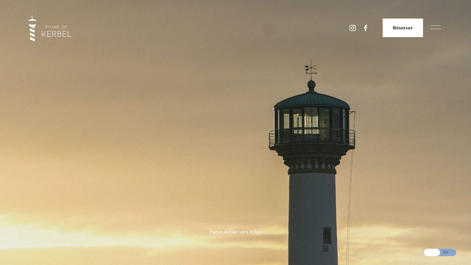 atypical-seaside-location-lighthouse.jpg